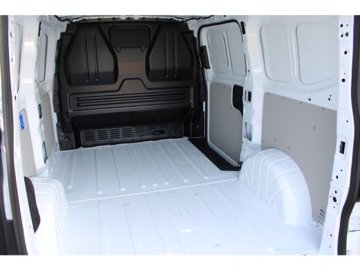 Volkswagen e-Transporter VOOR MEKAAR DEALS | Life Intro | 64 kWh | 218 pk | L1 | Trekhaak | Stoelverwarming | Achteruitrij... ActivLease financial lease