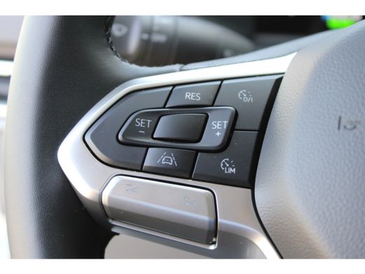 Volkswagen e-Transporter VOOR MEKAAR DEALS | Life Intro | 64 kWh | 218 pk | L1 | Trekhaak | Stoelverwarming | Achteruitrij... ActivLease financial lease