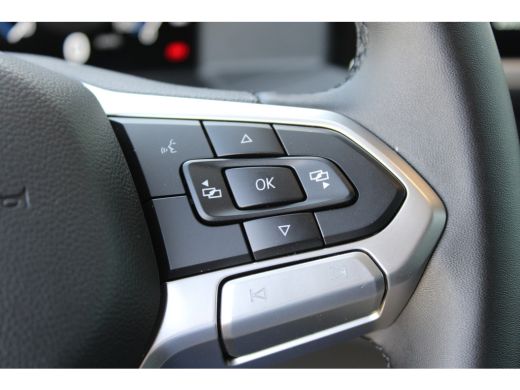 Volkswagen e-Transporter VOOR MEKAAR DEALS | Life Intro | 64 kWh | 218 pk | L1 | Trekhaak | Stoelverwarming | Achteruitrij... ActivLease financial lease