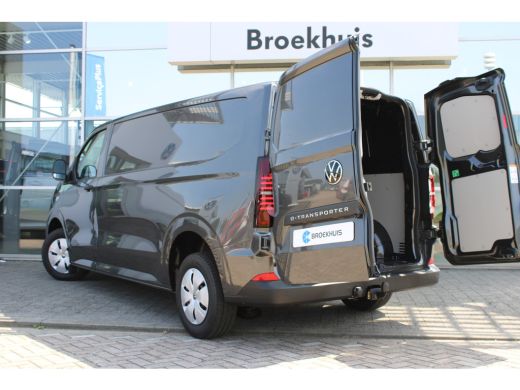 Volkswagen e-Transporter VOOR MEKAAR DEALS | Life Intro | 64 kWh | 218 pk | L2 | Trekhaak | Stoelverwarming | Achteruitrij... ActivLease financial lease