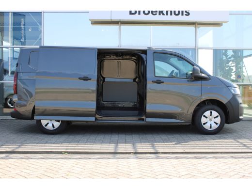 Volkswagen e-Transporter VOOR MEKAAR DEALS | Life Intro | 64 kWh | 218 pk | L2 | Trekhaak | Stoelverwarming | Achteruitrij... ActivLease financial lease