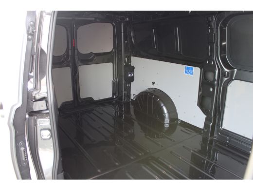 Volkswagen e-Transporter VOOR MEKAAR DEALS | Life Intro | 64 kWh | 218 pk | L2 | Trekhaak | Stoelverwarming | Achteruitrij... ActivLease financial lease