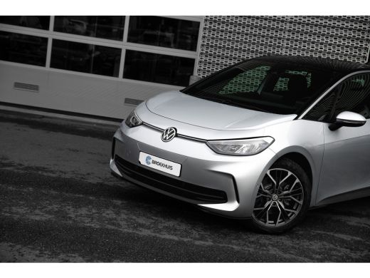 Volkswagen ID.3 170pk Pure 52 kWh | Achteruitrijcamera | 19" | Navigatie | Adaptive Cruise | Stoel & Stuurverwarming ActivLease financial lease