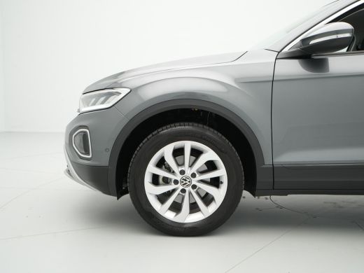 Volkswagen T-Roc 1.5 TSI 150pk DSG Life Edition Navi via App Pdc Clima Acc 63 ActivLease financial lease