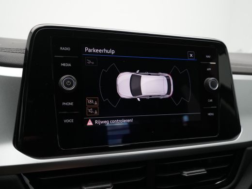 Volkswagen T-Roc 1.5 TSI 150pk DSG Life Edition Navi via App Pdc Clima Acc 63 ActivLease financial lease
