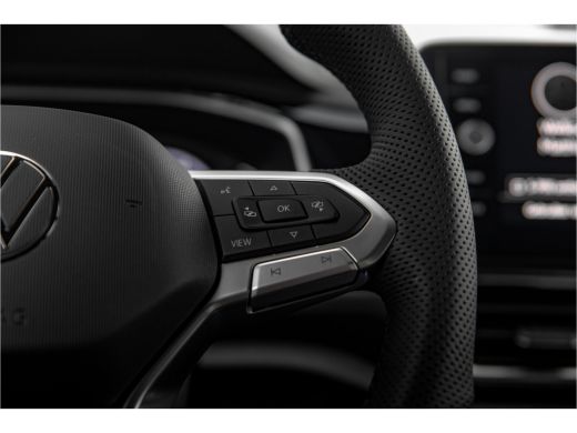 Volkswagen T-Roc 1.5 TSI R-Line Edition | Matrix LED | Navi | Keyless | Camera | Side Assist | ActivLease financial lease