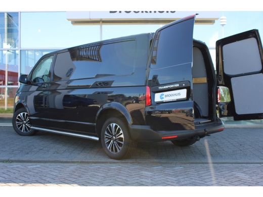 Volkswagen Transporter Comfortline | 110 pk | L2 | Trekhaak | Handgeschakeld | Navi | Cruise Control | Betonplex Laadvlo... ActivLease financial lease