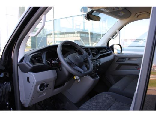 Volkswagen Transporter Comfortline | 110 pk | L2 | Trekhaak | Handgeschakeld | Navi | Cruise Control | Betonplex Laadvlo... ActivLease financial lease