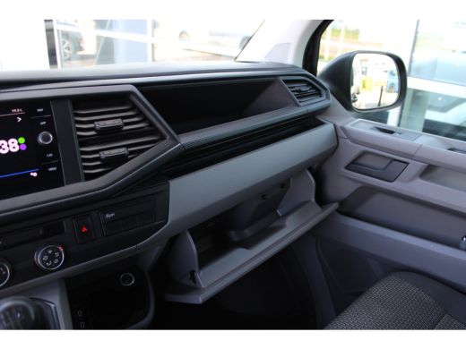 Volkswagen Transporter Comfortline | 110 pk | L2 | Trekhaak | Handgeschakeld | Navi | Cruise Control | Betonplex Laadvlo... ActivLease financial lease