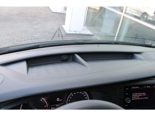Volkswagen Transporter Comfortline | 110 pk | L2 | Trekhaak | Handgeschakeld | Navi | Cruise Control | Betonplex Laadvlo... ActivLease financial lease
