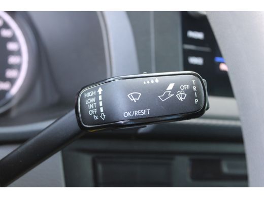 Volkswagen Transporter Comfortline | 110 pk | L2 | Trekhaak | Handgeschakeld | Navi | Cruise Control | Betonplex Laadvlo... ActivLease financial lease