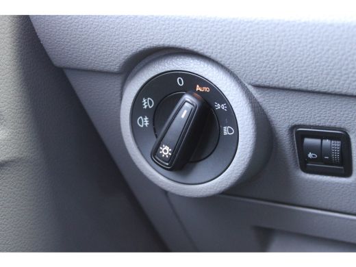 Volkswagen Transporter Comfortline | 110 pk | L2 | Trekhaak | Handgeschakeld | Navi | Cruise Control | Betonplex Laadvlo... ActivLease financial lease