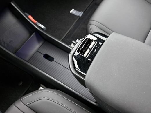 Volvo  EX30 Single Motor Extended Range Plus 69 kWh | Stoel/stuurverwarming | Harman Kardon | Adaptieve cruis... ActivLease financial lease
