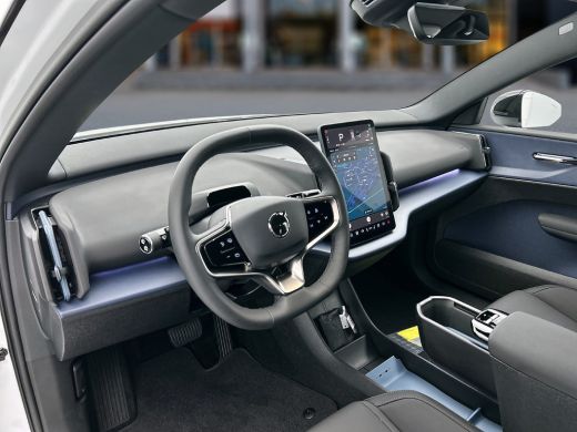 Volvo  EX30 Single Motor Extended Range Plus 69 kWh | stoel/stuurverwarming | Harman Kardon | Parkeercamera |... ActivLease financial lease