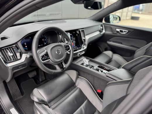 Volvo  S60 2.0 B3 Plus Dark | Harman/Kardon | Sportstoelen | Camera | 19 Inch | BLIS | Adaptive Cruise | Sto... ActivLease financial lease