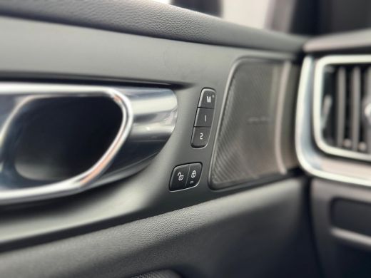 Volvo  S60 2.0 B3 Plus Dark | Harman/Kardon | Sportstoelen | Camera | 19 Inch | BLIS | Adaptive Cruise | Sto... ActivLease financial lease