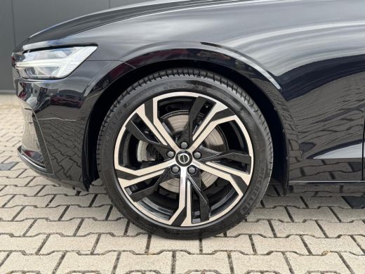 Volvo  S60 2.0 B3 Plus Dark | Harman/Kardon | Sportstoelen | Camera | 19 Inch | BLIS | Adaptive Cruise | Sto... ActivLease financial lease