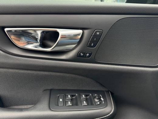Volvo  V60 2.0 B3 R-Design NL AUTO | CAMERA | PANO | ActivLease financial lease