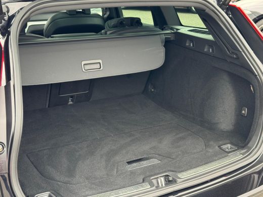 Volvo  V60 2.0 B3 R-Design NL AUTO | CAMERA | PANO | ActivLease financial lease