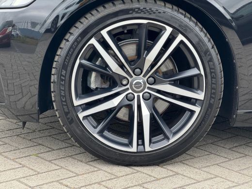 Volvo  V60 2.0 B3 R-Design NL AUTO | CAMERA | PANO | ActivLease financial lease
