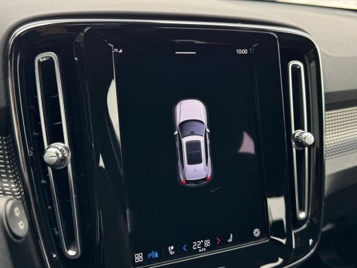 Volvo  XC40 Recharge P8 AWD R-Design NL AUTO | TREKHAAK | CARPLAY | ActivLease financial lease