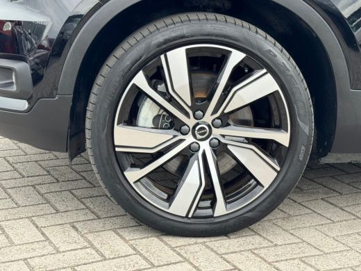 Volvo  XC40 Recharge P8 AWD R-Design NL AUTO | TREKHAAK | CARPLAY | ActivLease financial lease