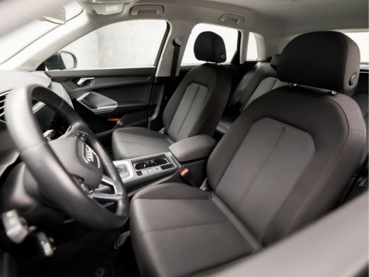 Audi Q3 35 TFSI Sportline 150Pk Automaat (APPLE CARPLAY, GROOT NAVI, CLIMATE, SPORTSTOELEN, ELEK ACHTERKL... ActivLease financial lease