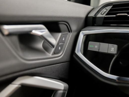 Audi Q3 35 TFSI Sportline 150Pk Automaat (APPLE CARPLAY, GROOT NAVI, CLIMATE, SPORTSTOELEN, ELEK ACHTERKL... ActivLease financial lease