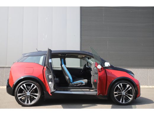 BMW i3 S Executive 184pk 120Ah 42 kWh/Camera/Carplay/W-pomp/20"/3-Fase ActivLease financial lease