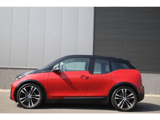 BMW i3 S Executive 184pk 120Ah 42 kWh/Camera/Carplay/W-pomp/20"/3-Fase ActivLease financial lease