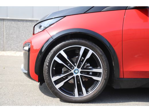 BMW i3 S Executive 184pk 120Ah 42 kWh/Camera/Carplay/W-pomp/20"/3-Fase ActivLease financial lease
