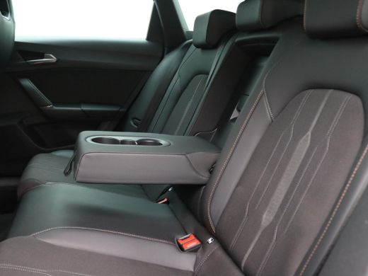 CUPRA Leon Sportstourer 1.4 e-Hybrid Business 204PK DSG full led, adaptive cruise, keyless, side assist, alarm, stuur-sto... ActivLease financial lease