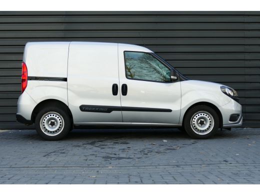 Fiat Doblò 1.6 MJ 105PK L1H1 TREKKING / NAVI / AIRCO / DAB / BLUETOOTH / CRUISECONTROL / 1E EIGENAAR / ActivLease financial lease