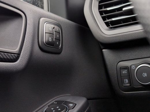 Ford Kuga 2.5 PHEV ST-Line X | Adaptieve Matrix LED koplampen met Coast to Coast signature LED verlichting ... ActivLease financial lease