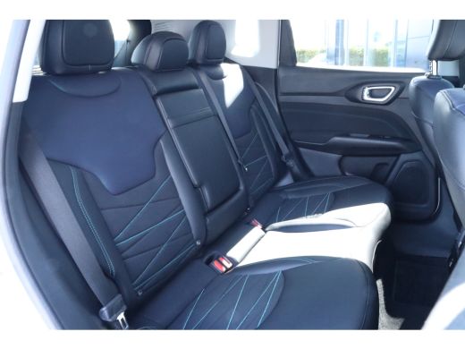 Jeep Compass 4xe 240 Plug-in Hybrid Electric Upland | Adaptieve Cruise | Camera | Stoel+Stuurverwarming | Navi... ActivLease financial lease