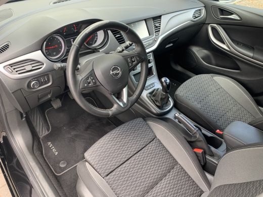 Opel Astra Sports Tourer 1.2 Edition 110pk | 16" Lichtmetalen velgen, 10-spaaks | Achteruitrijcamera | Achte... ActivLease financial lease