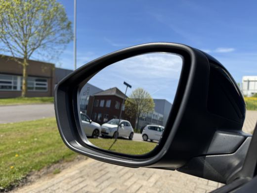 Opel Corsa 1.2 Level 4 Panoramadak ActivLease financial lease