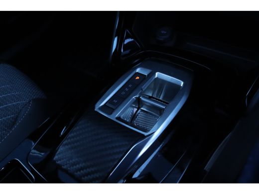 Peugeot 2008 1.2 Hybrid 145 Allure | Adaptive Cruise | Camera V/A | Navi | Carplay | Climate | Keyless ActivLease financial lease
