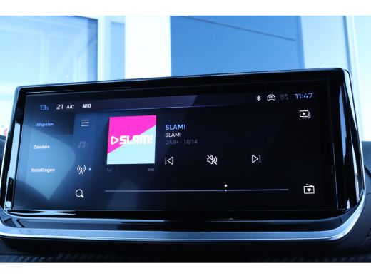 Peugeot 2008 1.2 Hybrid 145 Allure | Adaptive Cruise | Camera V/A | Navi | Carplay | Climate | Keyless ActivLease financial lease