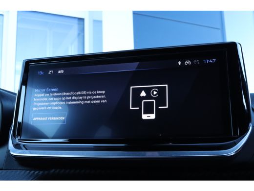 Peugeot 2008 1.2 Hybrid 145 Allure | Adaptive Cruise | Camera V/A | Navi | Carplay | Climate | Keyless ActivLease financial lease