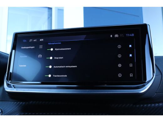 Peugeot 2008 1.2 Hybrid 145 Allure | Adaptive Cruise | Camera V/A | Navi | Carplay | Climate | Keyless ActivLease financial lease