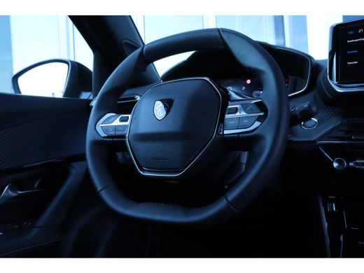Peugeot 2008 1.2 Hybrid 145 Allure | Adaptive Cruise | Camera V/A | Navi | Carplay | Climate | Keyless ActivLease financial lease