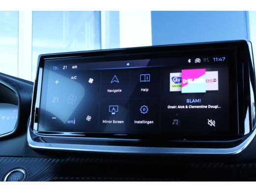 Peugeot 2008 1.2 Hybrid 145 Allure | Adaptive Cruise | Camera V/A | Navi | Carplay | Climate | Keyless ActivLease financial lease