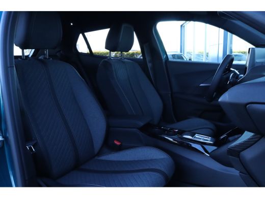 Peugeot 2008 1.2 Hybrid 145 Allure | Adaptive Cruise | Camera V/A | Navi | Carplay | Climate | Keyless ActivLease financial lease