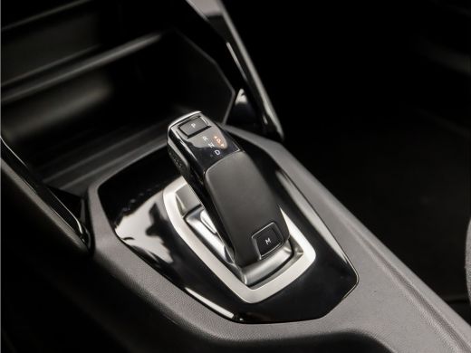 Peugeot 2008 1.2 PureTech Sport Automaat (APPLE CARPLAY, GROOT NAVI, 360 CAMERA, LM VELGEN, SPORTSTOELEN, CRUI... ActivLease financial lease