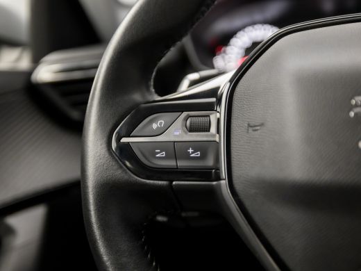 Peugeot 2008 1.2 PureTech Sport Automaat (APPLE CARPLAY, GROOT NAVI, 360 CAMERA, LM VELGEN, SPORTSTOELEN, CRUI... ActivLease financial lease