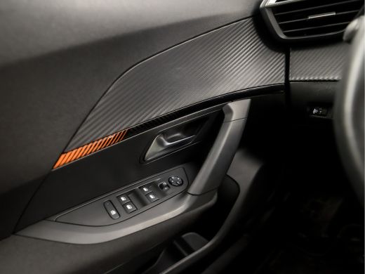 Peugeot 2008 1.2 PureTech Sport Automaat (APPLE CARPLAY, GROOT NAVI, 360 CAMERA, LM VELGEN, SPORTSTOELEN, CRUI... ActivLease financial lease