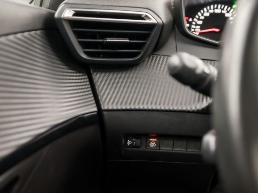 Peugeot 208 1.2 PureTech Sport (APPLE CARPLAY, GROOT NAVI, 360 CAMERA, SPORTSTOELEN, LM VELGEN, LANE ASSIST, ... ActivLease financial lease