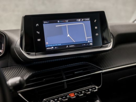Peugeot 208 1.2 PureTech Sport (APPLE CARPLAY, GROOT NAVI, 360 CAMERA, SPORTSTOELEN, LM VELGEN, LANE ASSIST, ... ActivLease financial lease