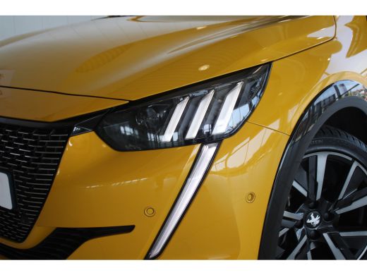 Peugeot 208 1.2 Turbo 100-PK EAT8 AUTOMAAT GT | PANORAMADAK | KEYLESS | CAMERA | STOELVERWARMING | ADAPTIVE C... ActivLease financial lease